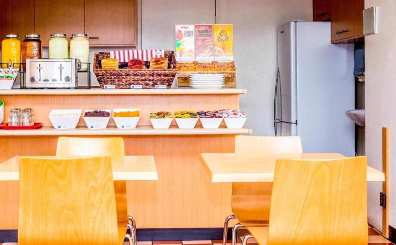 Ibis Budget Coffs Harbour Bagian luar foto